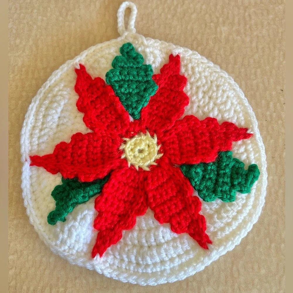 Vintage Holiday Kitchen Potholders 2-Set Kitty Cat Crochet Poinsettia Hot Pads
